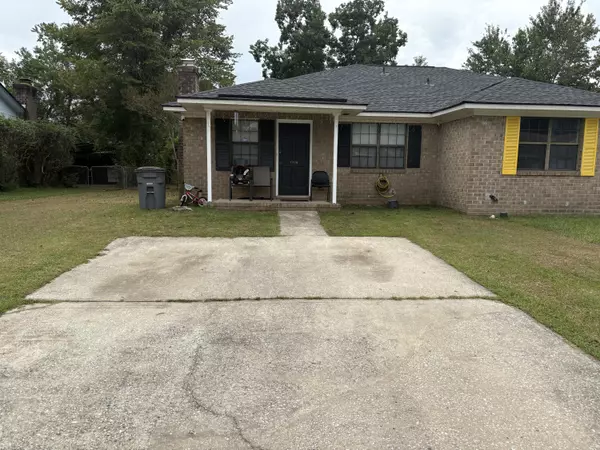 7709 Suzanne Dr, North Charleston, SC 29418