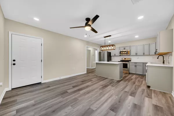 North Charleston, SC 29405,2116 Commander Rd