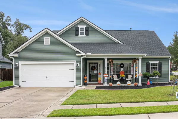 8438 Middle River Way, North Charleston, SC 29420