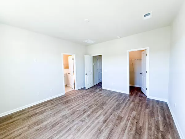 Summerville, SC 29486,769 Blueway Ave