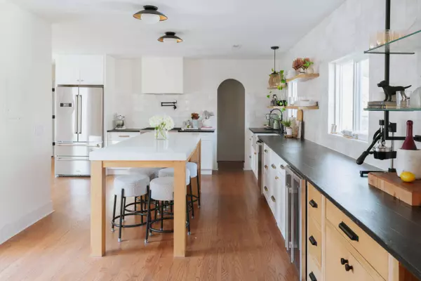 Charleston, SC 29403,242 W Poplar St