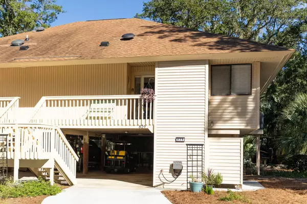 Edisto Island, SC 29438,829 Club Cottage Rd