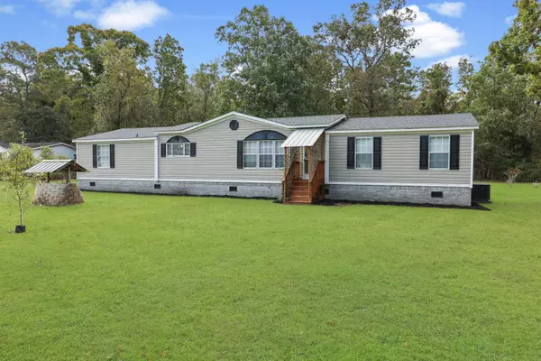 185 Moncks Corner Rd, Eutawville, SC 29048