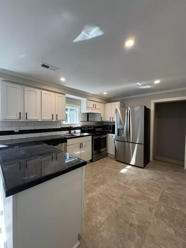 North Charleston, SC 29405,1972 Arbutus Ave