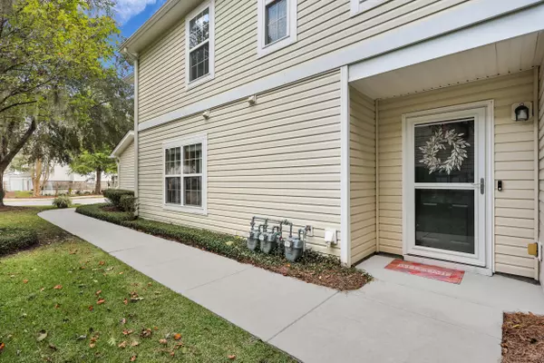 North Charleston, SC 29420,5150 Trump St #1401