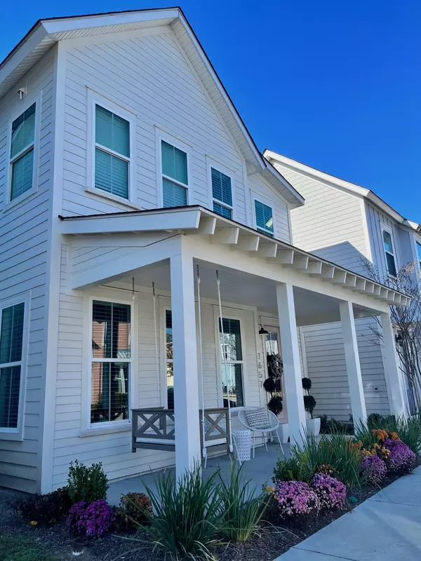 1657 Indy Dr, North Charleston, SC 29405