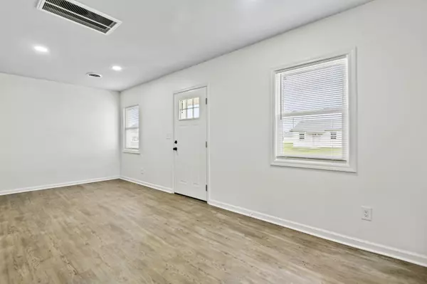 North Charleston, SC 29405,3011 Terry Dr #A