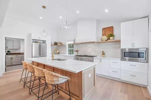 Charleston, SC 29412,1451 Woodview Ln