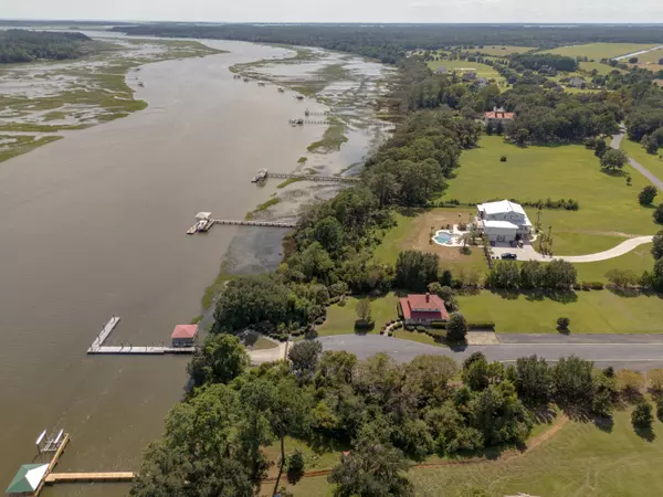 Wadmalaw Island, SC 29487,2910 Anchor Watch Dr