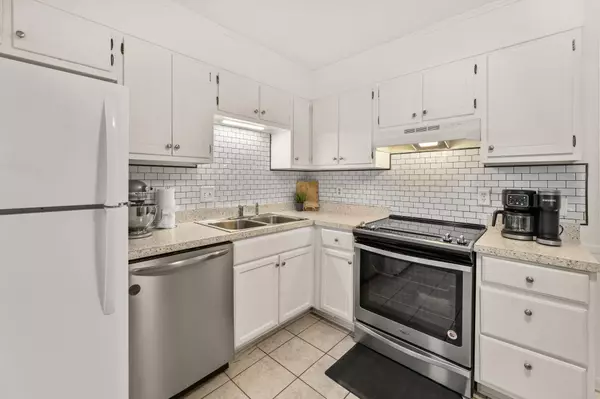 Summerville, SC 29485,308 Crestview Dr #A