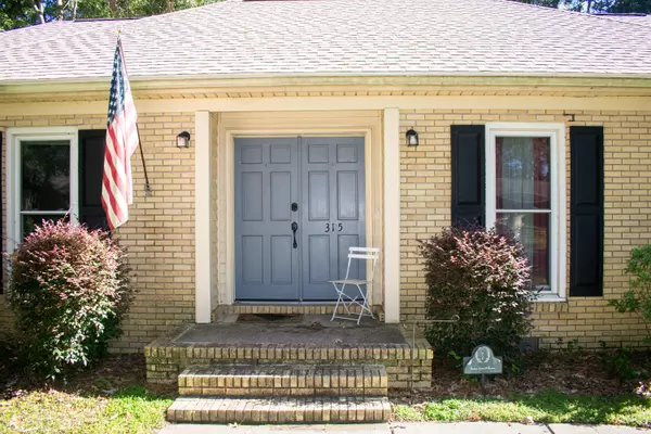 Summerville, SC 29485,315 Shaftesbury Ln