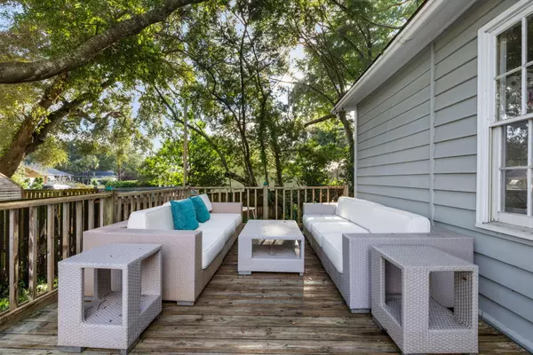 Mount Pleasant, SC 29464,725 King St