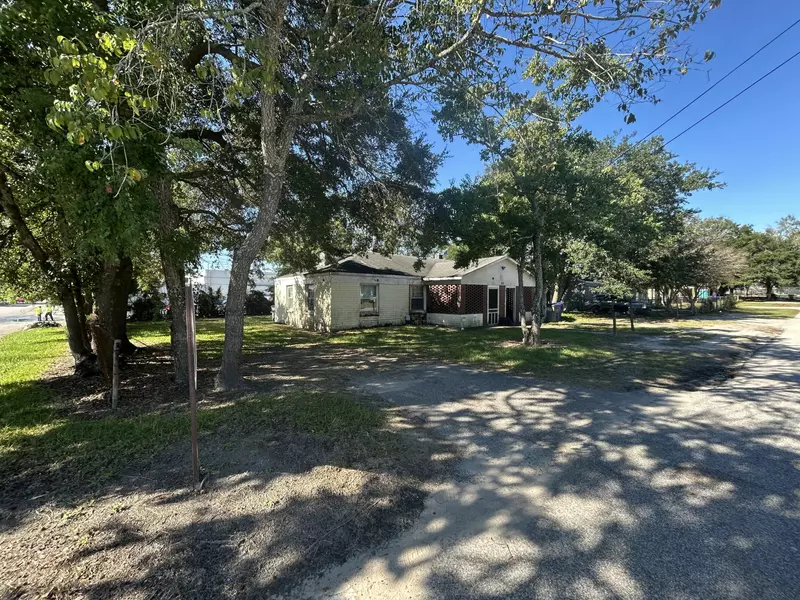 3313 Goldenrod St, North Charleston, SC 29405