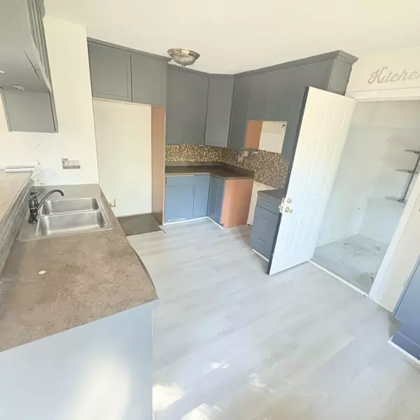 Ladson, SC 29456,206 Limehouse Dr