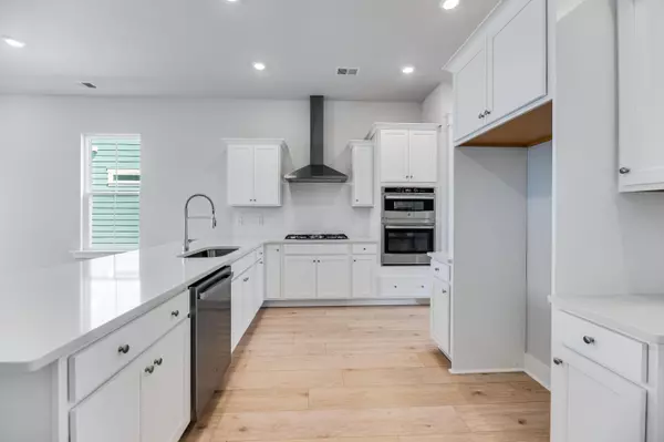 Summerville, SC 29486,110 Gallant Hill St