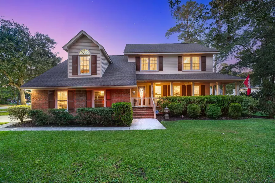 1120 Trotters Blvd, Summerville, SC 29483