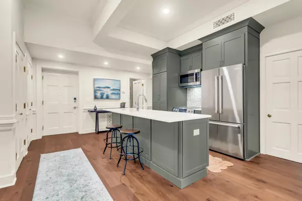 Charleston, SC 29401,49 Broad St #1