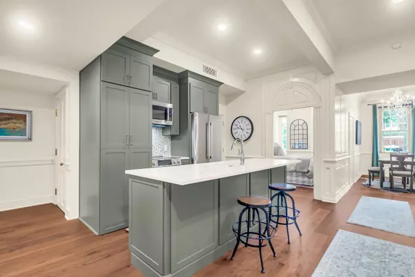 Charleston, SC 29401,49 Broad St #1