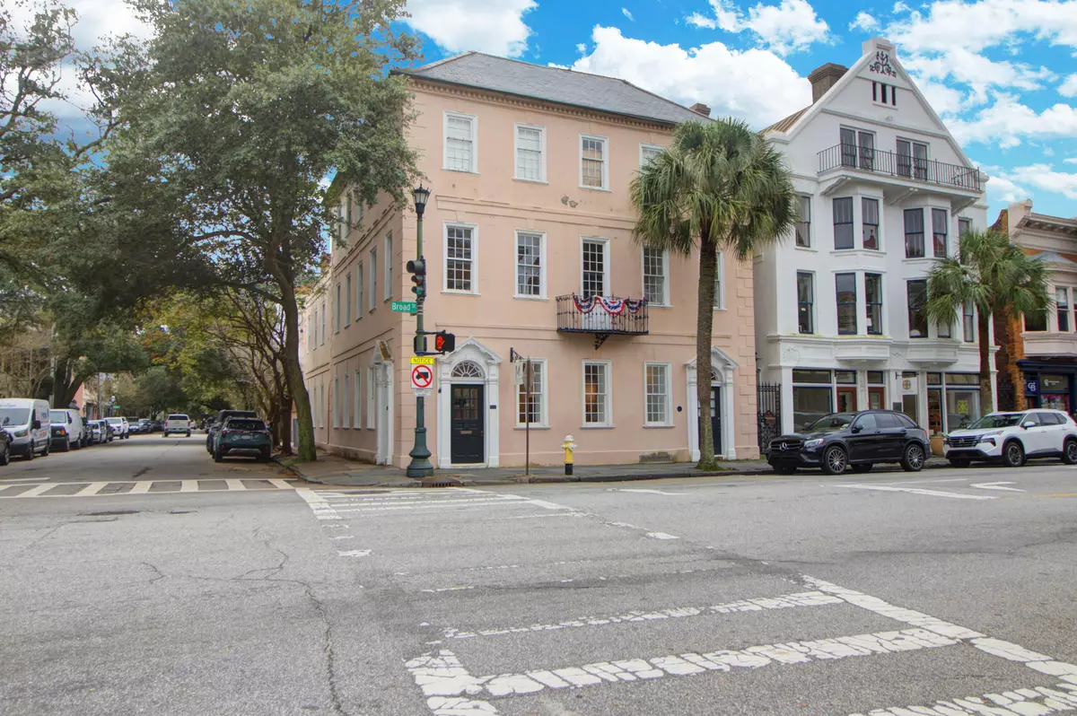 Charleston, SC 29401,49 Broad St #1