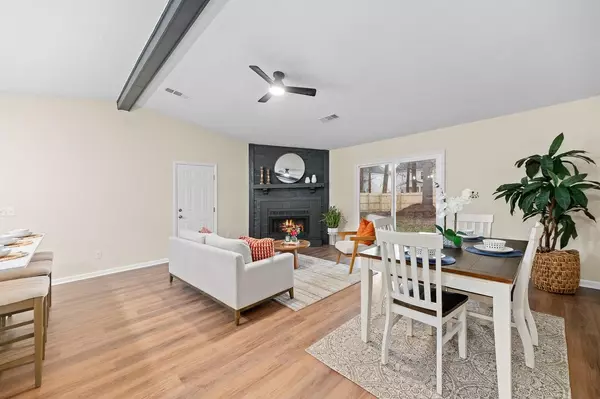 Summerville, SC 29483,444 Longleaf Dr