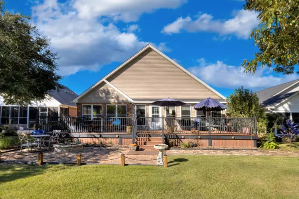 Manning, SC 29102,104 Oakview Cir