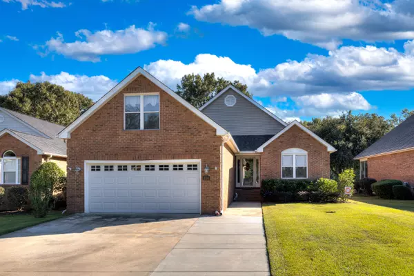 Manning, SC 29102,104 Oakview Cir