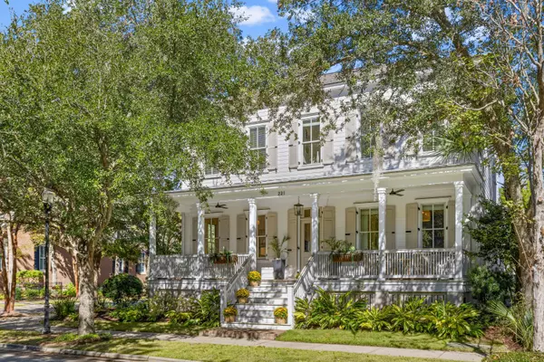 221 Delahow St, Daniel Island, SC 29492