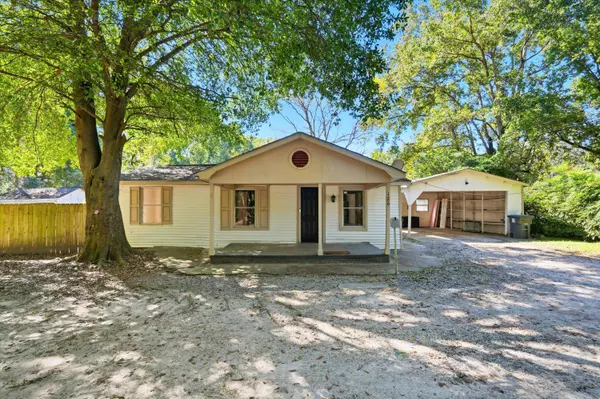 126 Mizzell Rd, Summerville, SC 29483