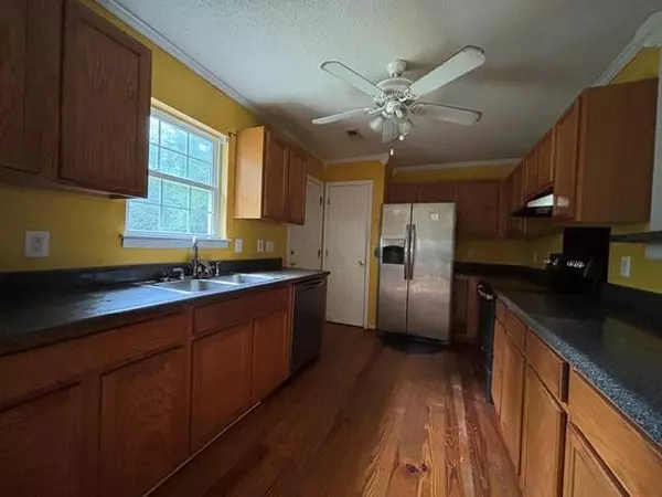 Saint Stephen, SC 29479,425 Honeysuckle Ln