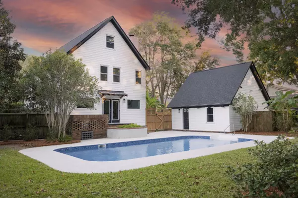 699 Castle Pinckney Dr, Charleston, SC 29412