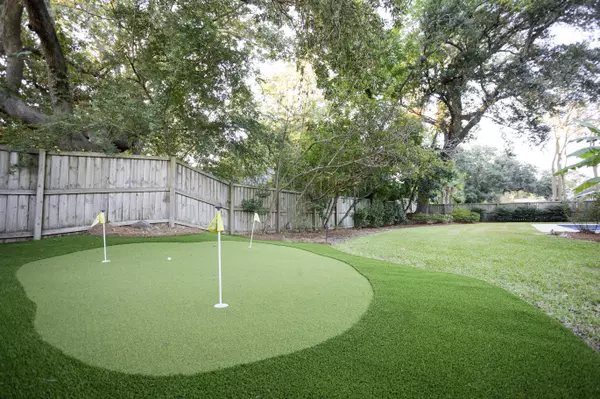 Charleston, SC 29412,699 Castle Pinckney Dr