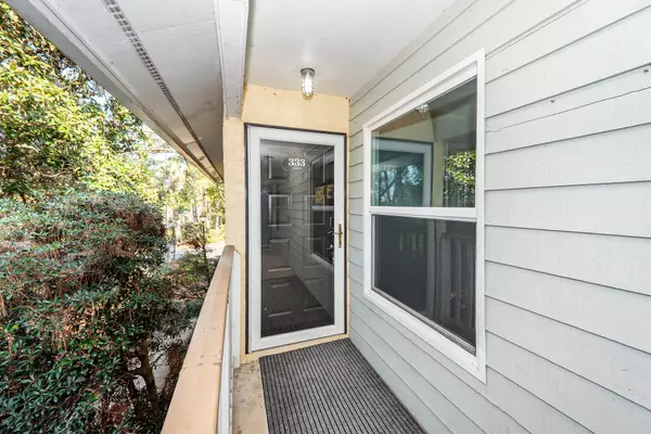 Mount Pleasant, SC 29464,333 W Coleman Blvd #E