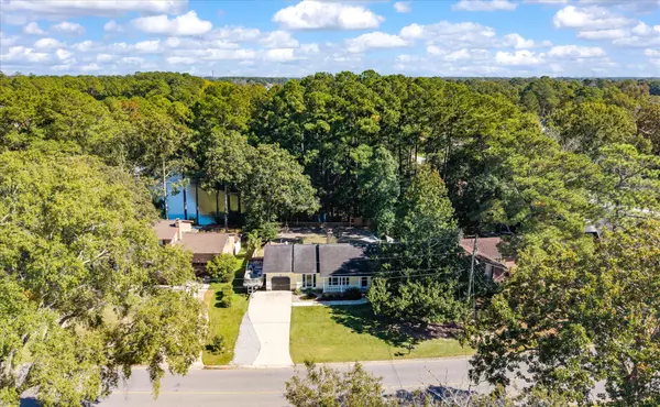 8222 Greenridge Rd, North Charleston, SC 29406