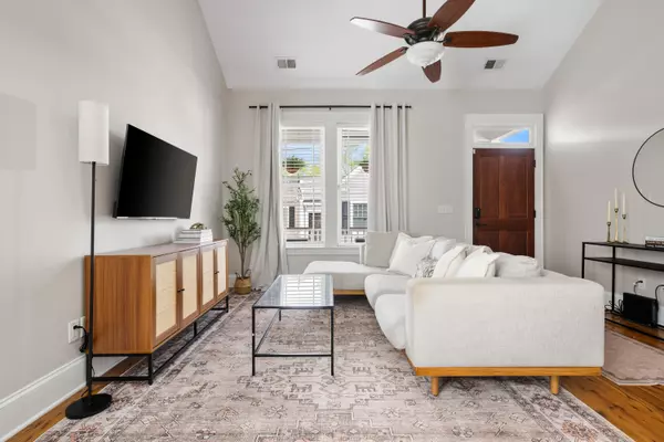 Charleston, SC 29403,4 Senate St