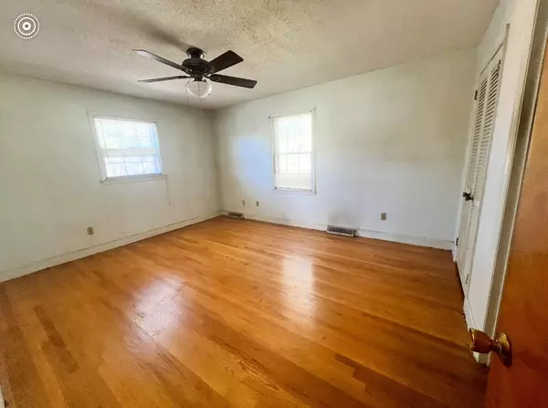 North Charleston, SC 29420,7654 Peppercorn Ln