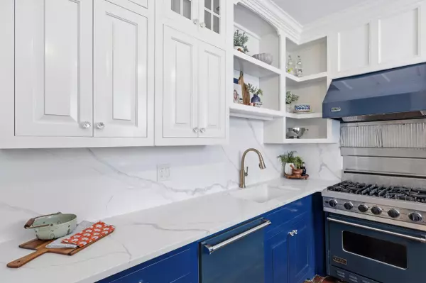 Charleston, SC 29403,84 Vanderhorst St