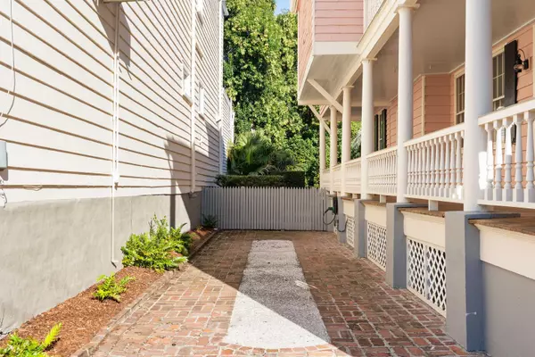 Charleston, SC 29403,10 Ashmead Pl