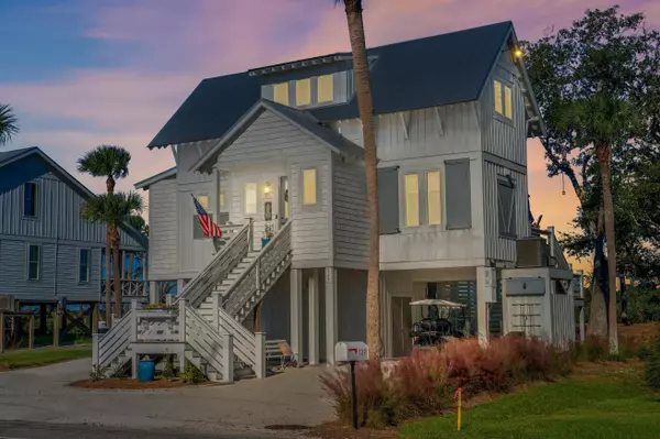 Edisto Island, SC 29438,127 Jungle Rd