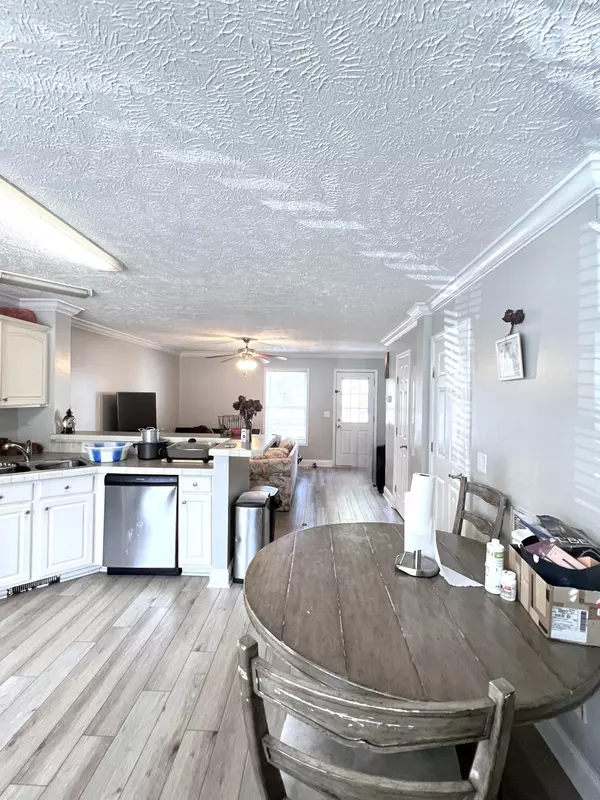 North Charleston, SC 29406,8589 Lake Marion Dr #1100