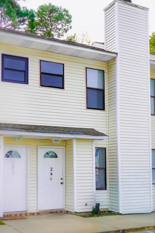 241 Pine Shadow Dr, Goose Creek, SC 29445