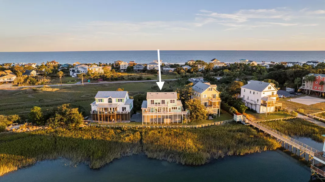 68 W 9th St #B, Folly Beach, SC 29439