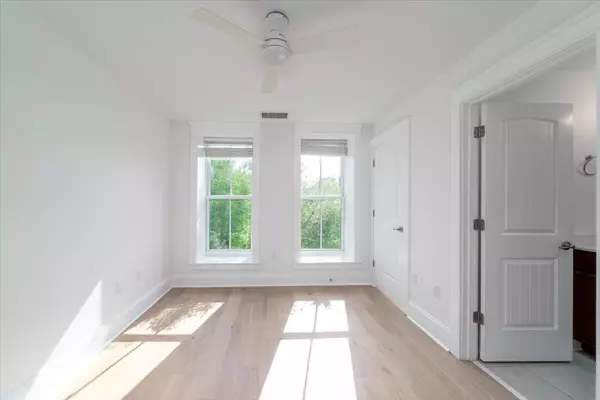 Mount Pleasant, SC 29464,732 S Shelmore Blvd #38