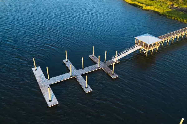 Daniel Island, SC 29492,124 Etta Way