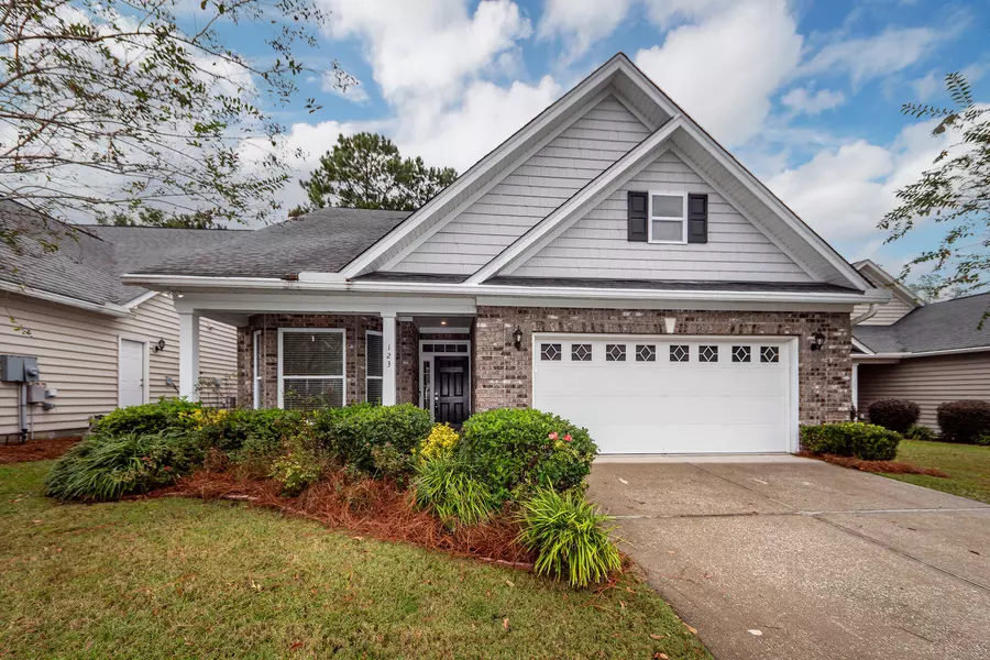 123 Brutus Ln, Summerville, SC 29485