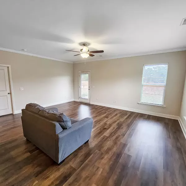 Elloree, SC 29047,1601 Old River Rd