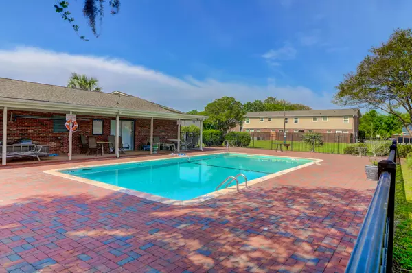 Charleston, SC 29414,415 Parkdale Dr #17a