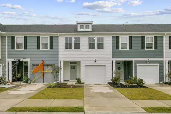 770 Trotters Ln, Moncks Corner, SC 29461