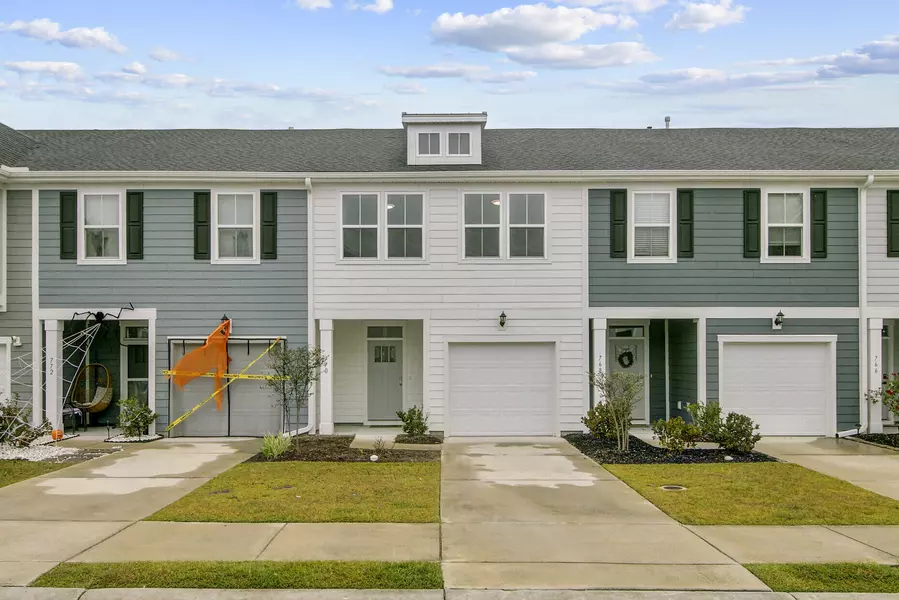 770 Trotters Ln, Moncks Corner, SC 29461