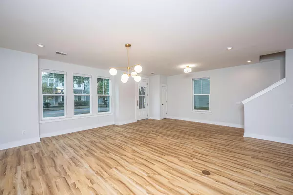 North Charleston, SC 29405,1727 Indy Dr