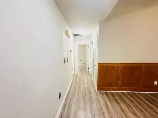 North Charleston, SC 29418,7945 Parklane Ct #E